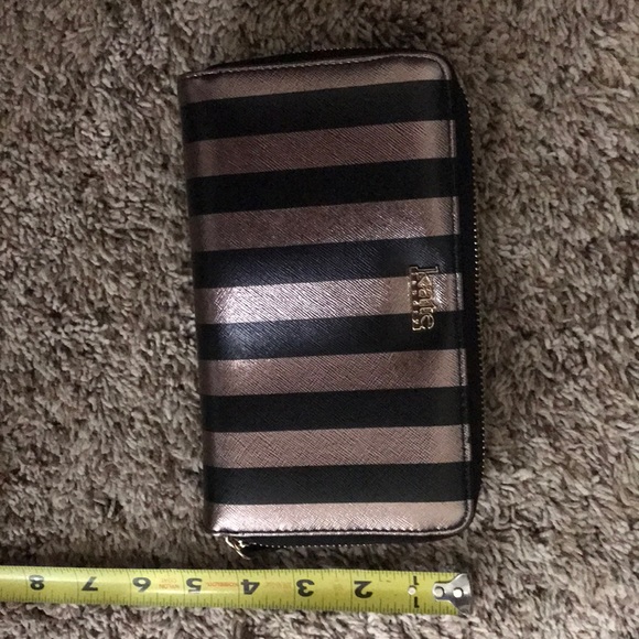Kate Landry Wallet - Picture 5 of 5